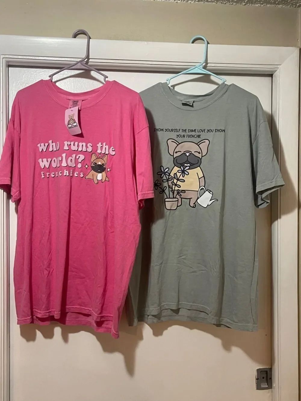 Comfort Colors who runs the world frenchies  T-shirt bundle